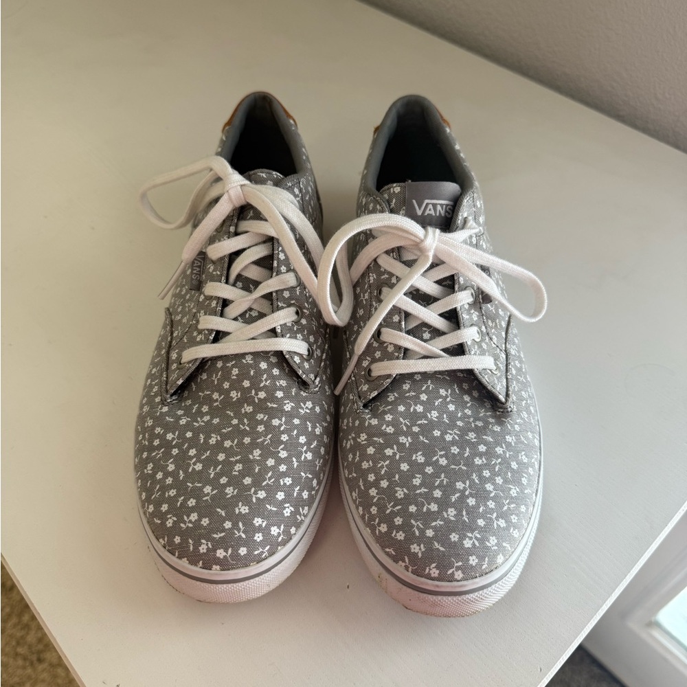 Women’s Tie Vans